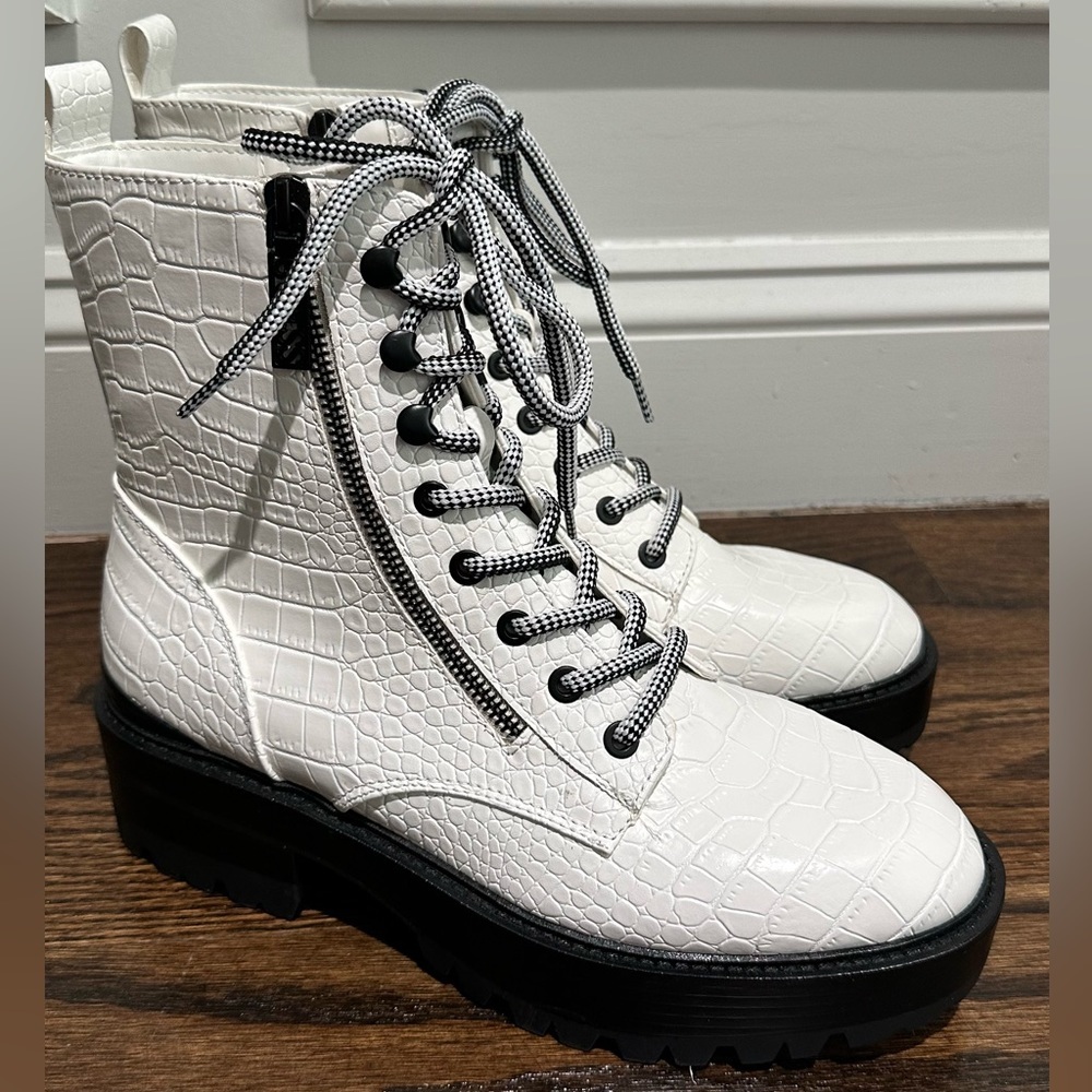 Guess Fearne combat boot
